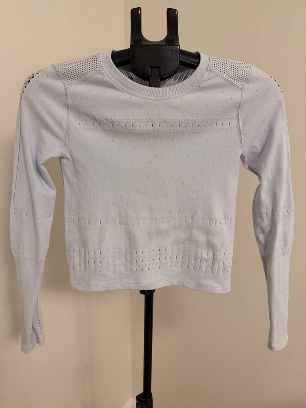CALIA by Carrie Underwood Light Blue Seamless Knit Crew Sweater